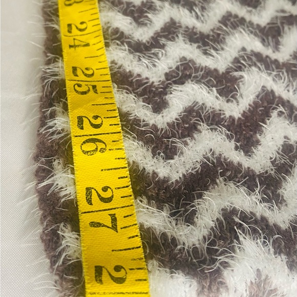 Fuzzy Chevron Pattern Scarf Brown - Picture 11 of 11